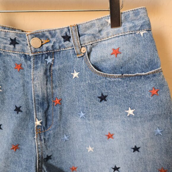 Blank NYC The Barrow Vintage High Rise Star Embroidered Denim Cutoff Shorts - Picture 5 of 16